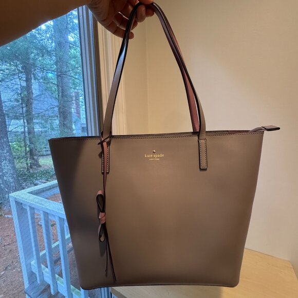 🌹 Kate Spade Lawton Way Rose Tote Bag | Smooth Leather | Great Condition - Picture 4 of 14